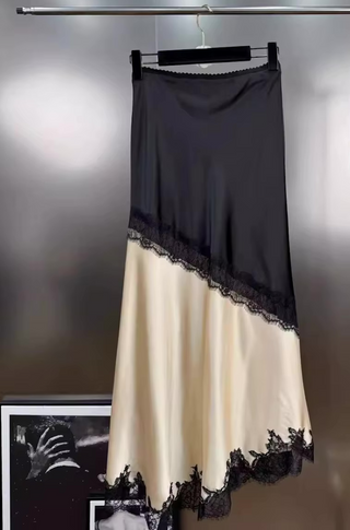 Romantic contrast maxi skirt with asymmetrical design and lace edges